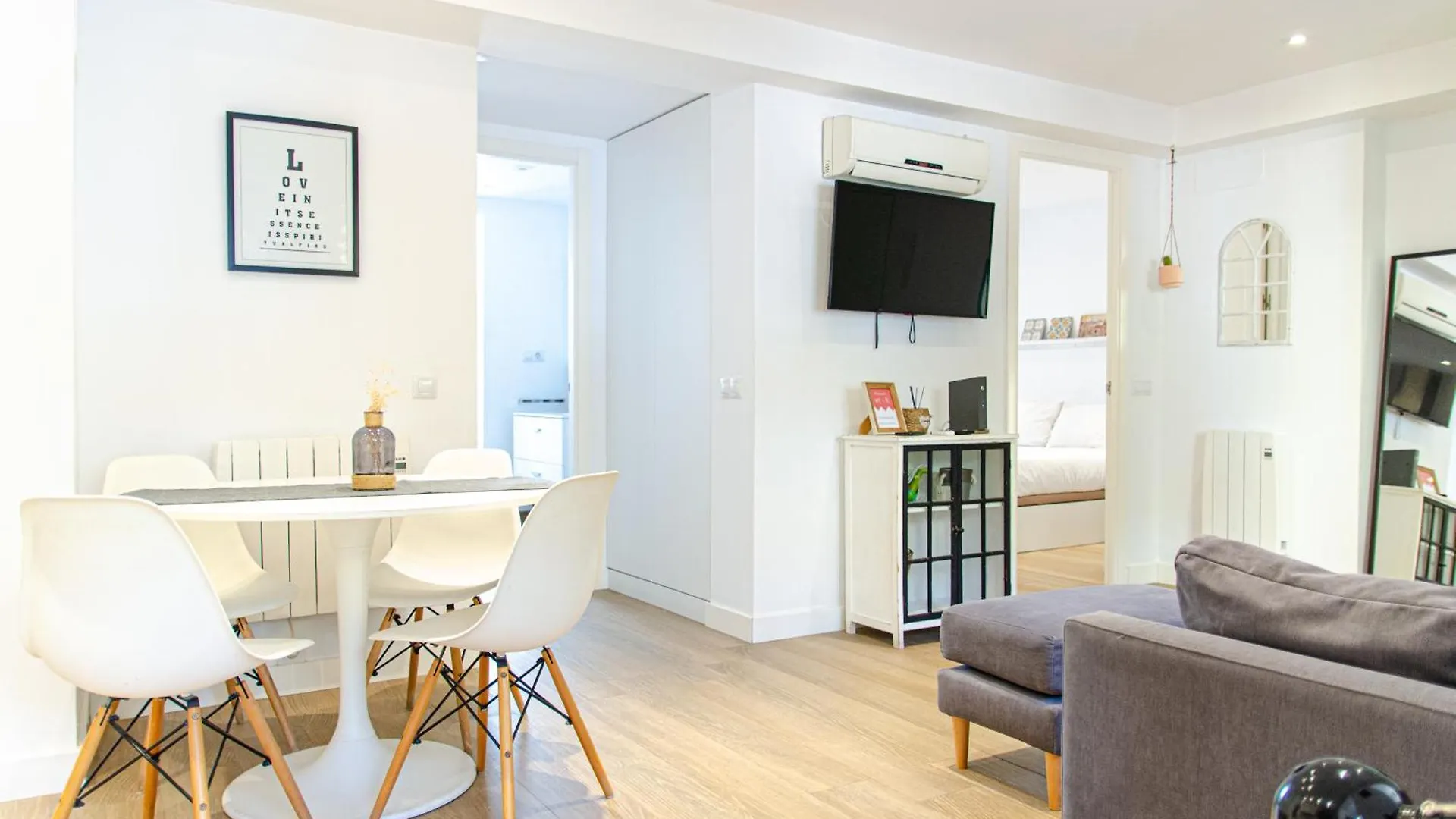Apartamento Moderno En Triana 2 Dormitorios Y Aire Acondicionado Sevilha